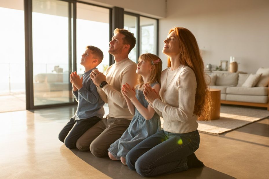 family-praying-new-home